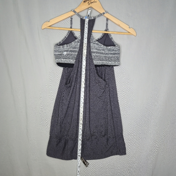 Lululemon No Limits Tank With Built In Bra Gray Stripes Size 6 - Picture 3 of 6